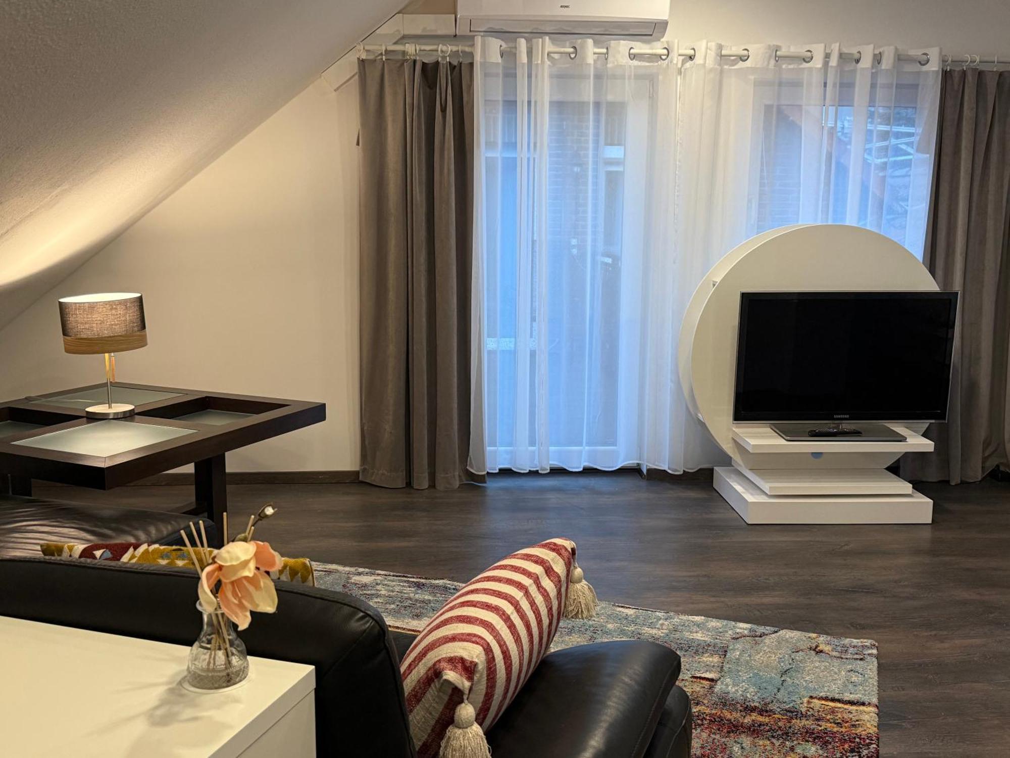 Modern House Gehrden Auf 2 Etagen, Nice Garten, Barbecue, Contactless Check-In, Free Parking Εξωτερικό φωτογραφία